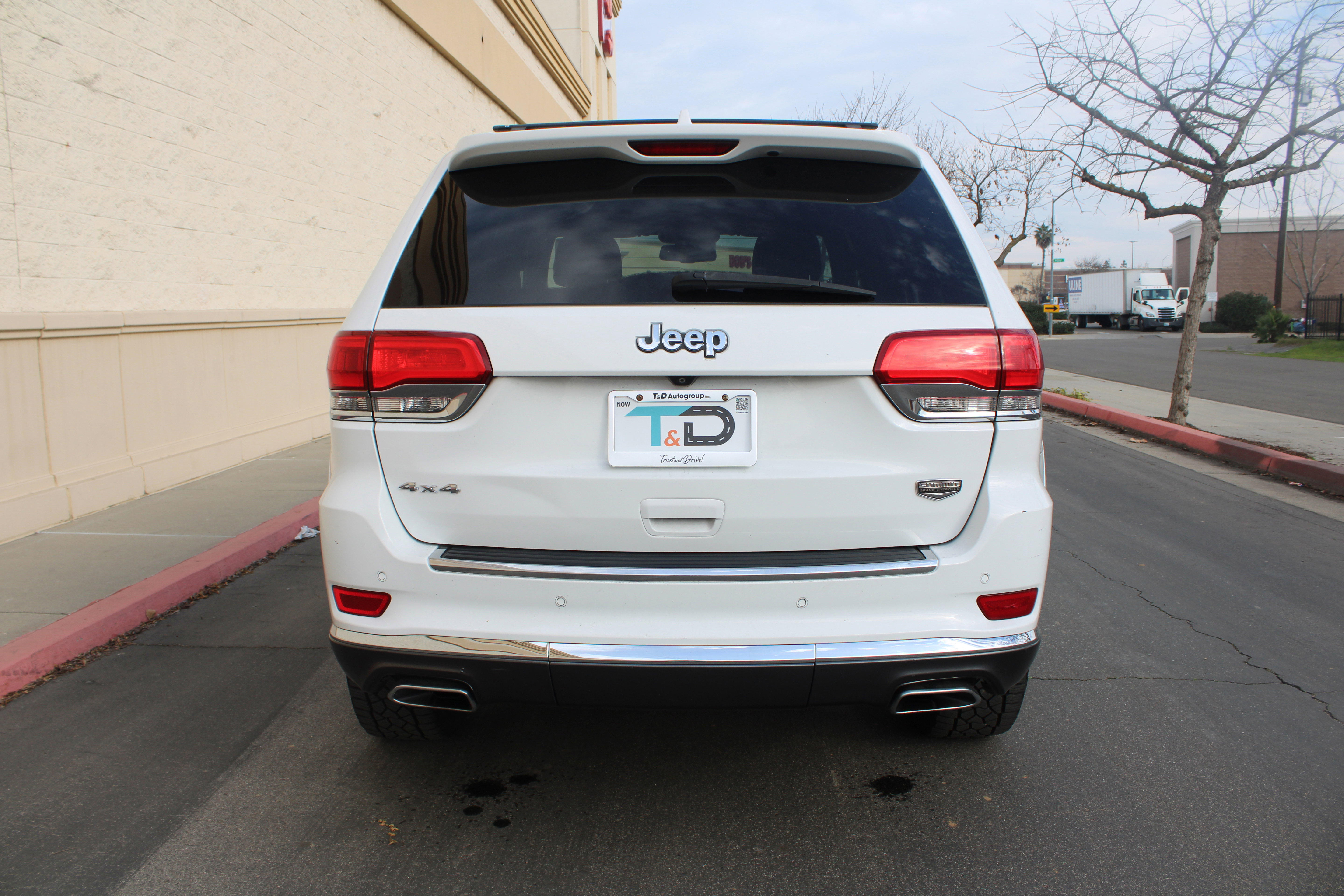 Used 2014 Jeep Grand Cherokee Summit AWD/4WD image 15
