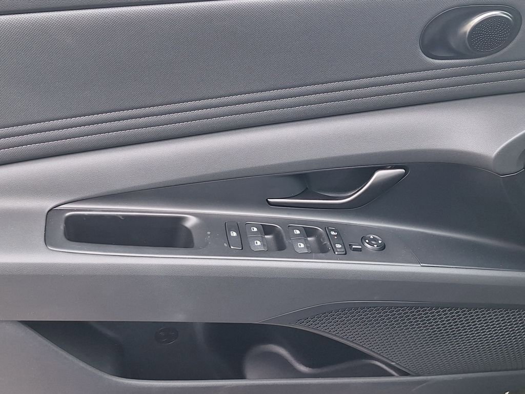 New 2026 Hyundai Elantra SEL Sport image 9