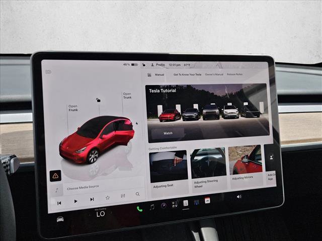Used 2024 Tesla Model Y Long Range AWD/4WD image 17