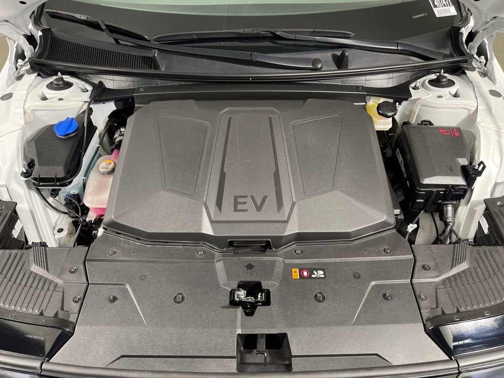 Certified 2025 Hyundai Ioniq 5 SEL image 9