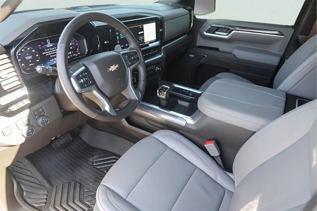 Used 2026 Chevrolet Silverado 1500 LTZ AWD/4WD image 13
