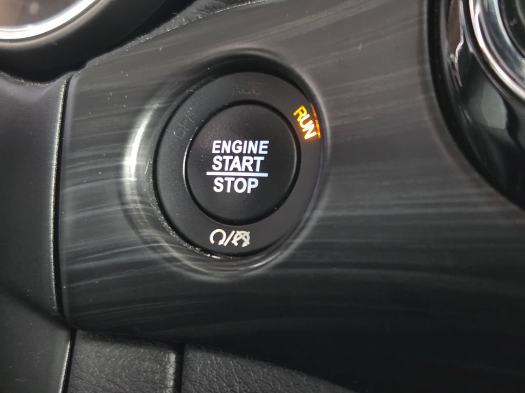 Certified 2020 Jeep Grand Cherokee Altitude AWD/4WD image 14