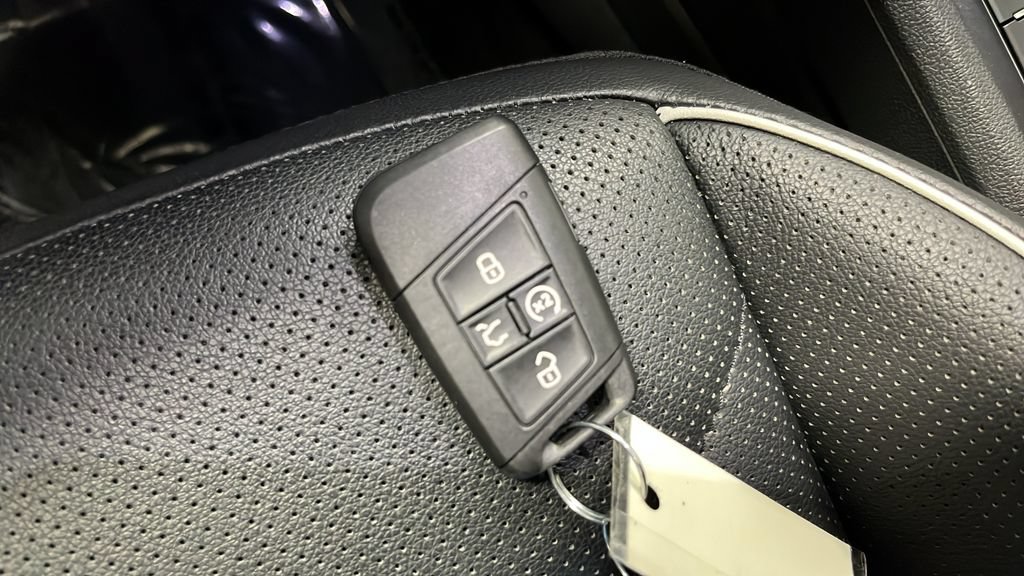 Used 2024 Volkswagen Tiguan SEL R-Line AWD/4WD image 36