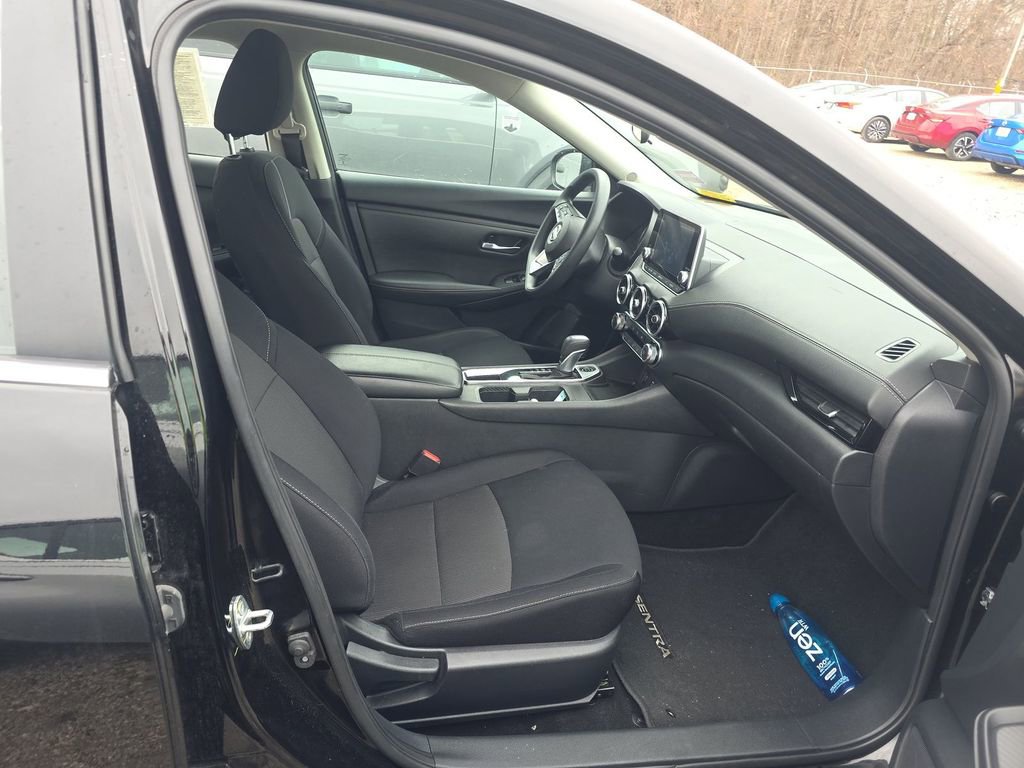 Used 2024 Nissan Sentra SV image 35