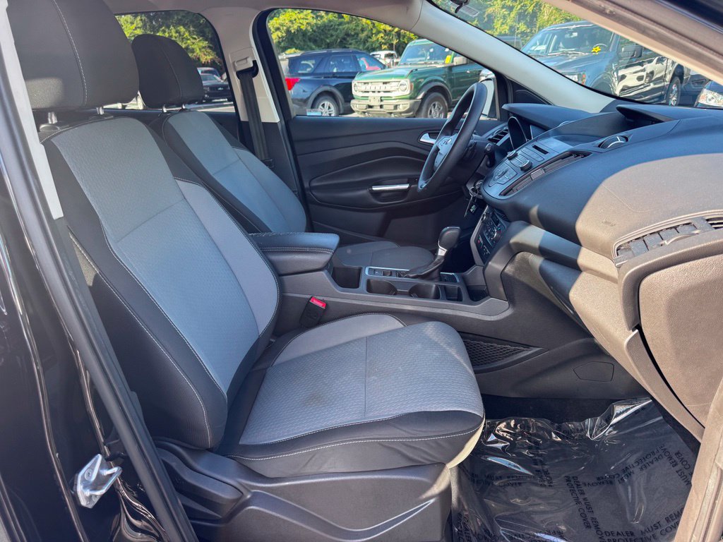 Used 2017 Ford Escape SE w/ SE Cold Weather Package FWD image 21