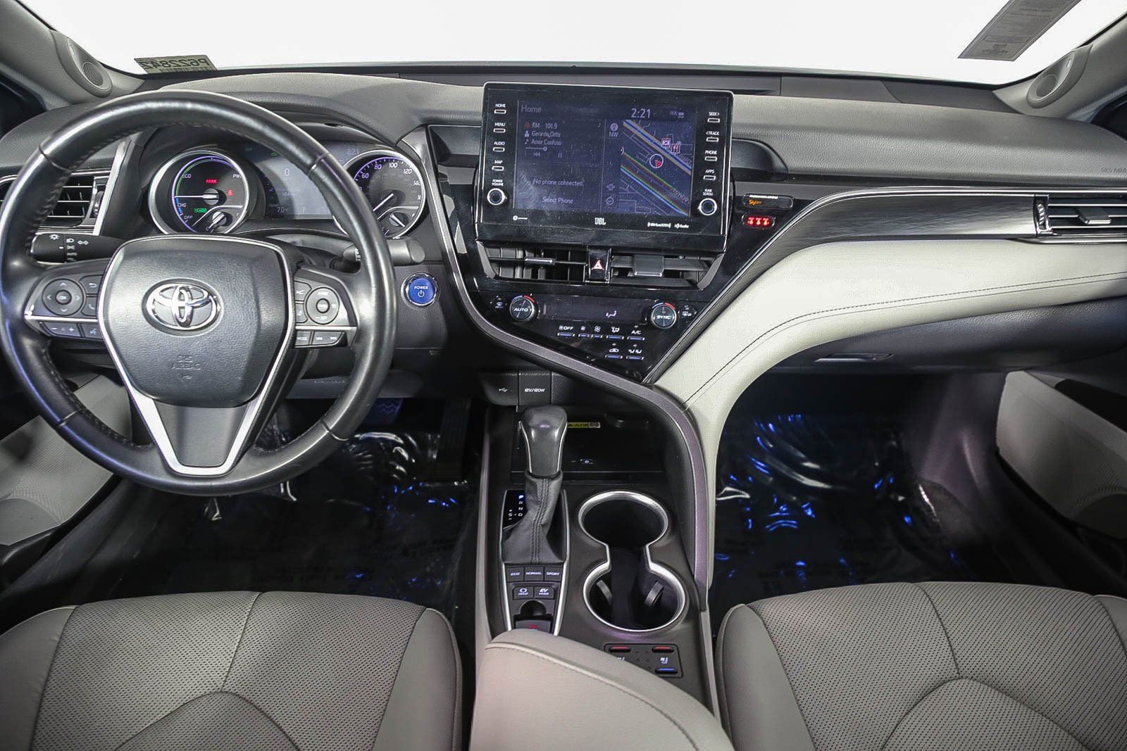 Used 2024 Toyota Camry XLE image 12