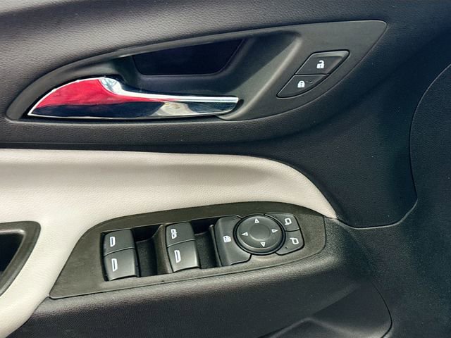 Used 2023 Chevrolet Equinox LS w/ Driver Confidence II Package image 18