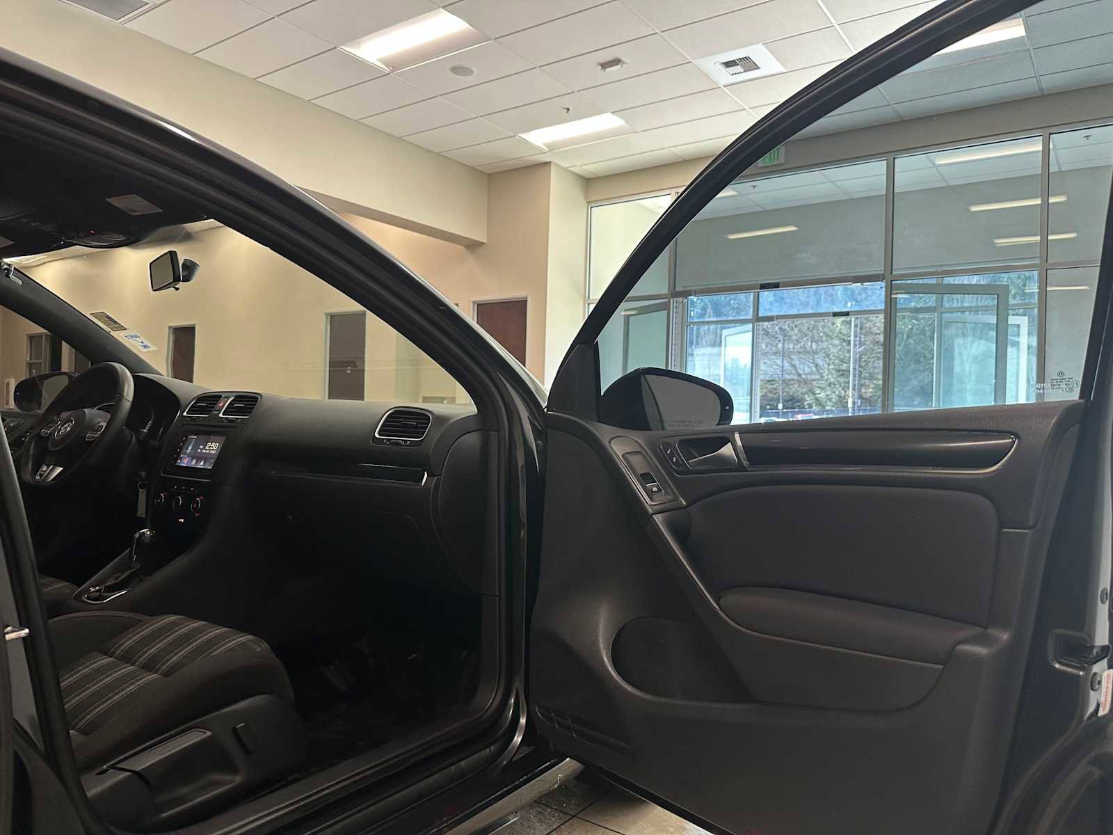 Used 2013 Volkswagen GTI w/ Convenience Package image 29