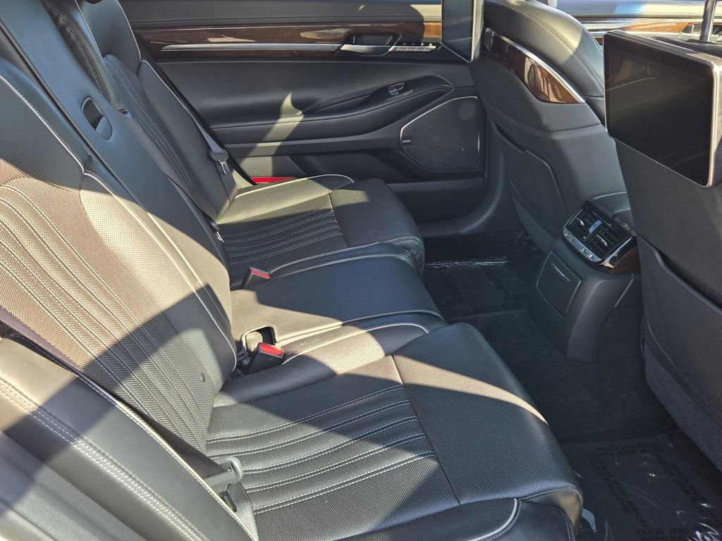 Used 2018 Genesis G90 5.0 Ultimate image 15