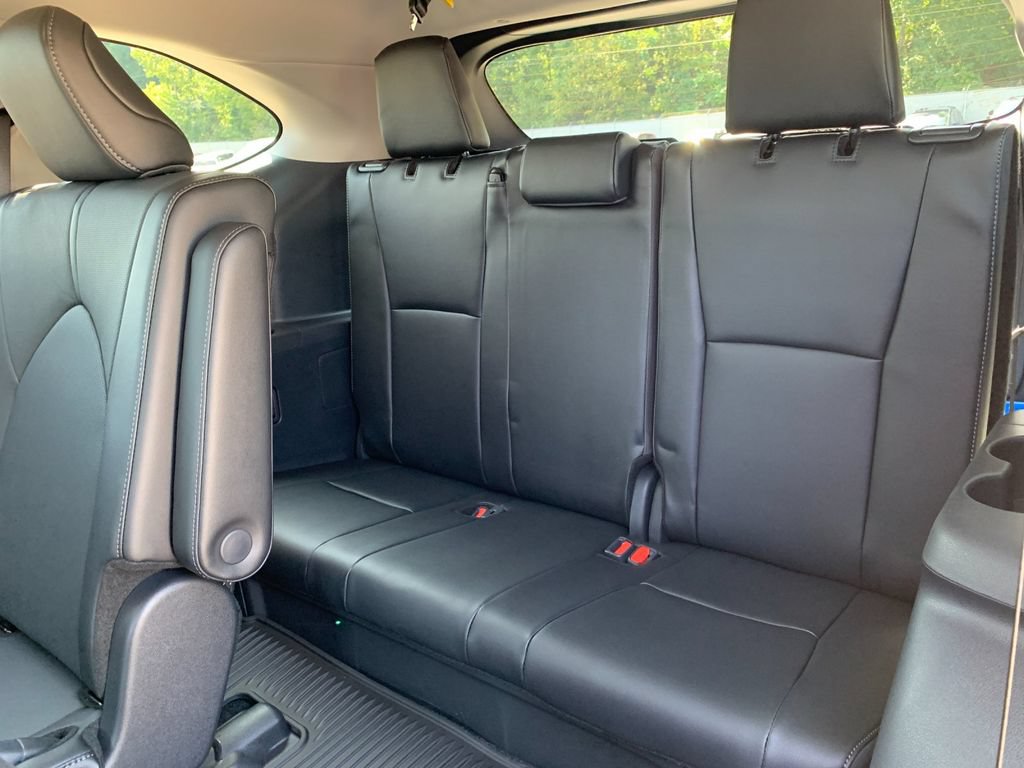 Used 2026 Toyota Highlander Limited AWD/4WD image 18