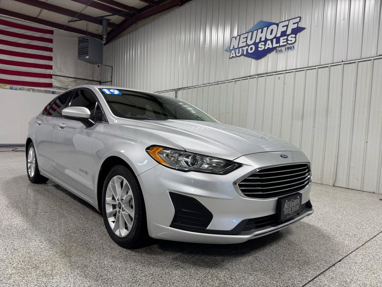 Used 2019 Ford Fusion SE image 2