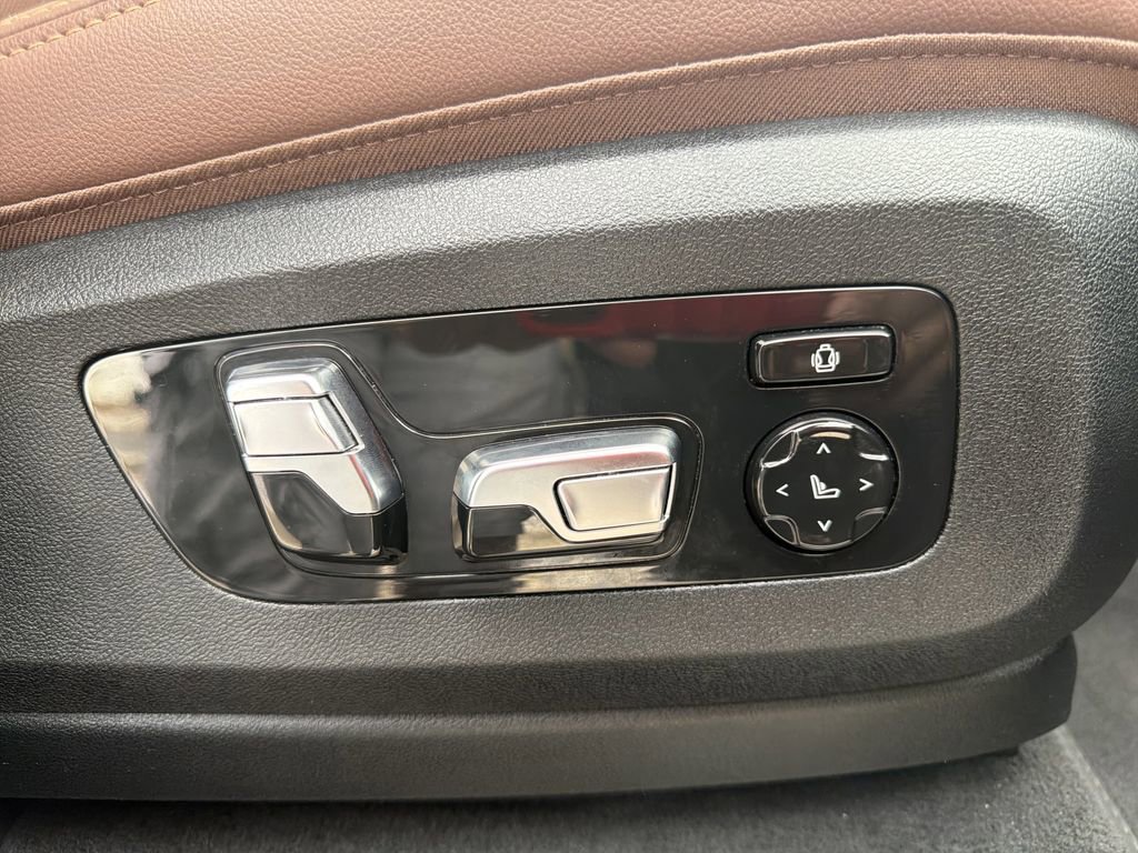 Used 2022 BMW X7 xDrive40i w/ Executive Package image 23