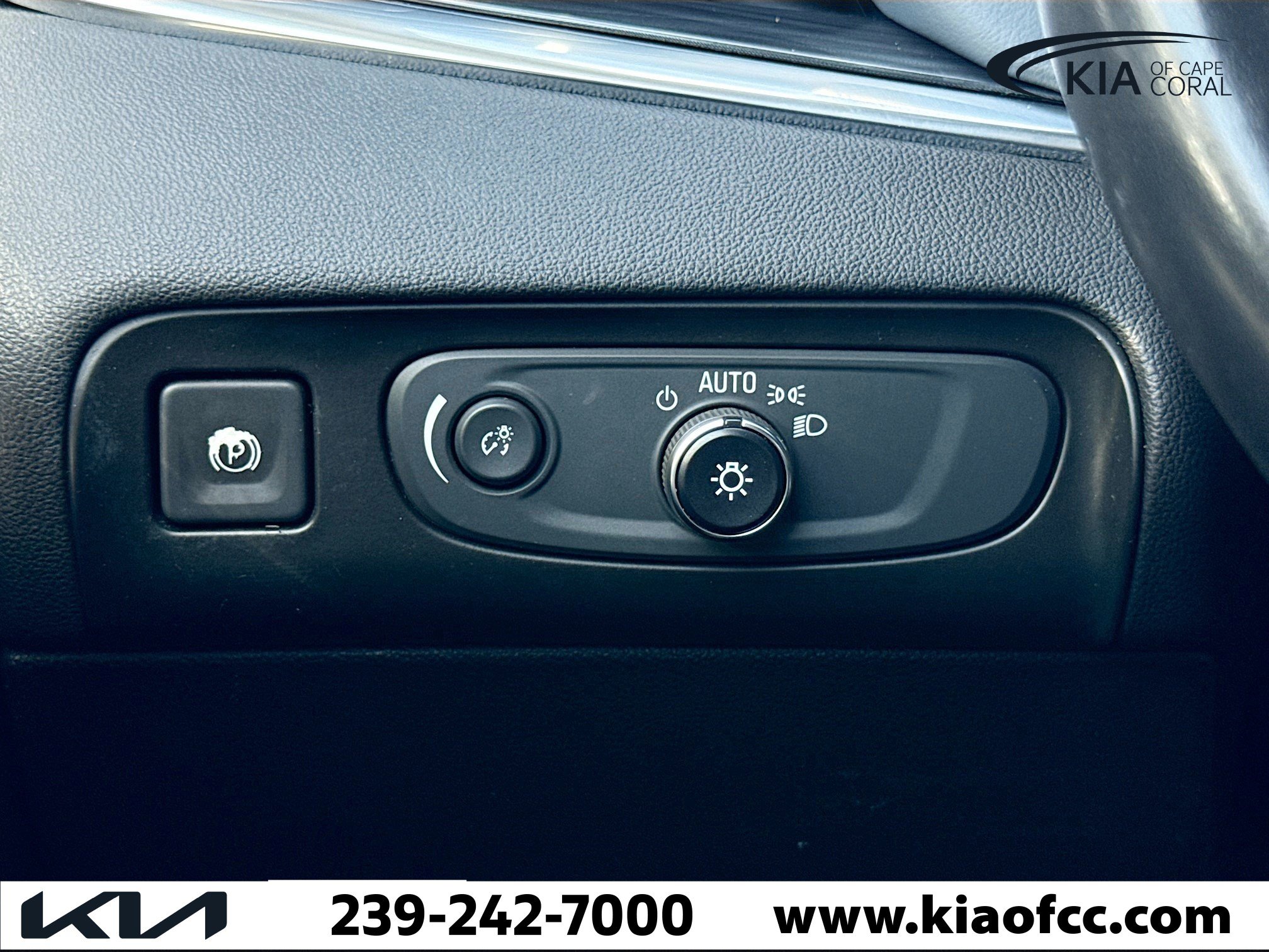 Used 2019 Buick Enclave Essence image 34