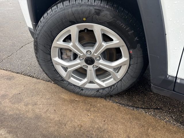 Used 2025 Jeep Compass Latitude image 10