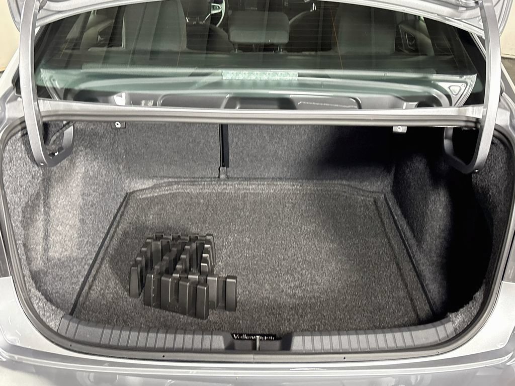 Used 2025 Volkswagen Jetta Sport FWD image 22
