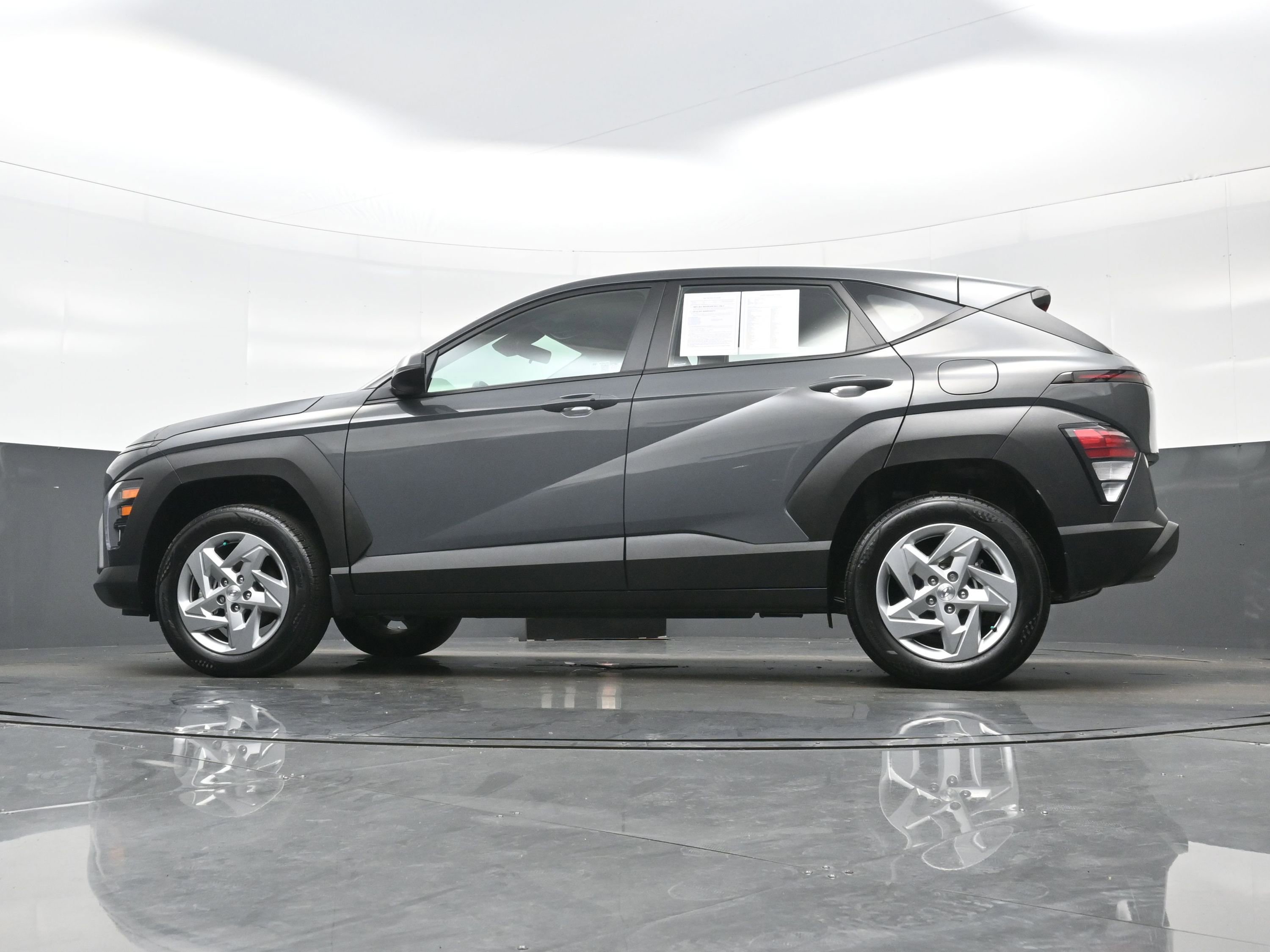 Used 2025 Hyundai Kona SE AWD/4WD image 26