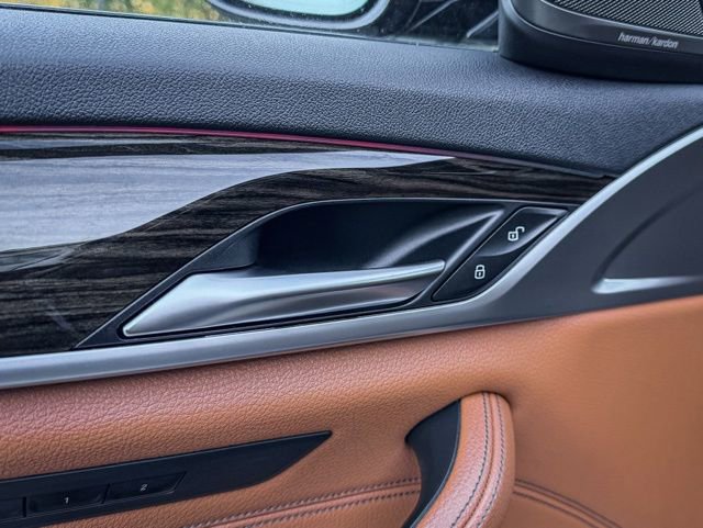 Used 2023 BMW 540i xDrive w/ M Sport Package image 42