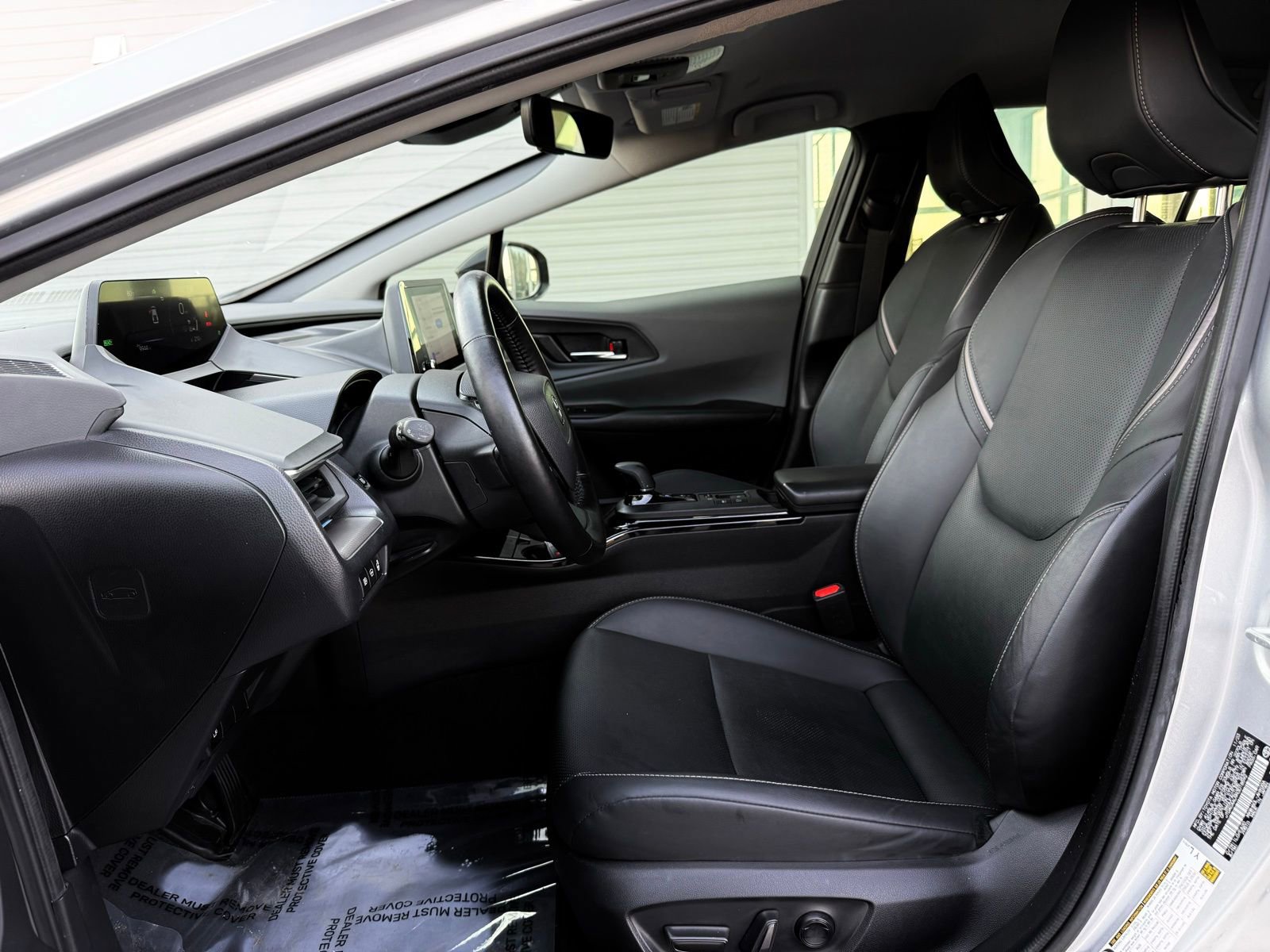 Used 2024 Toyota Prius XLE FWD image 20