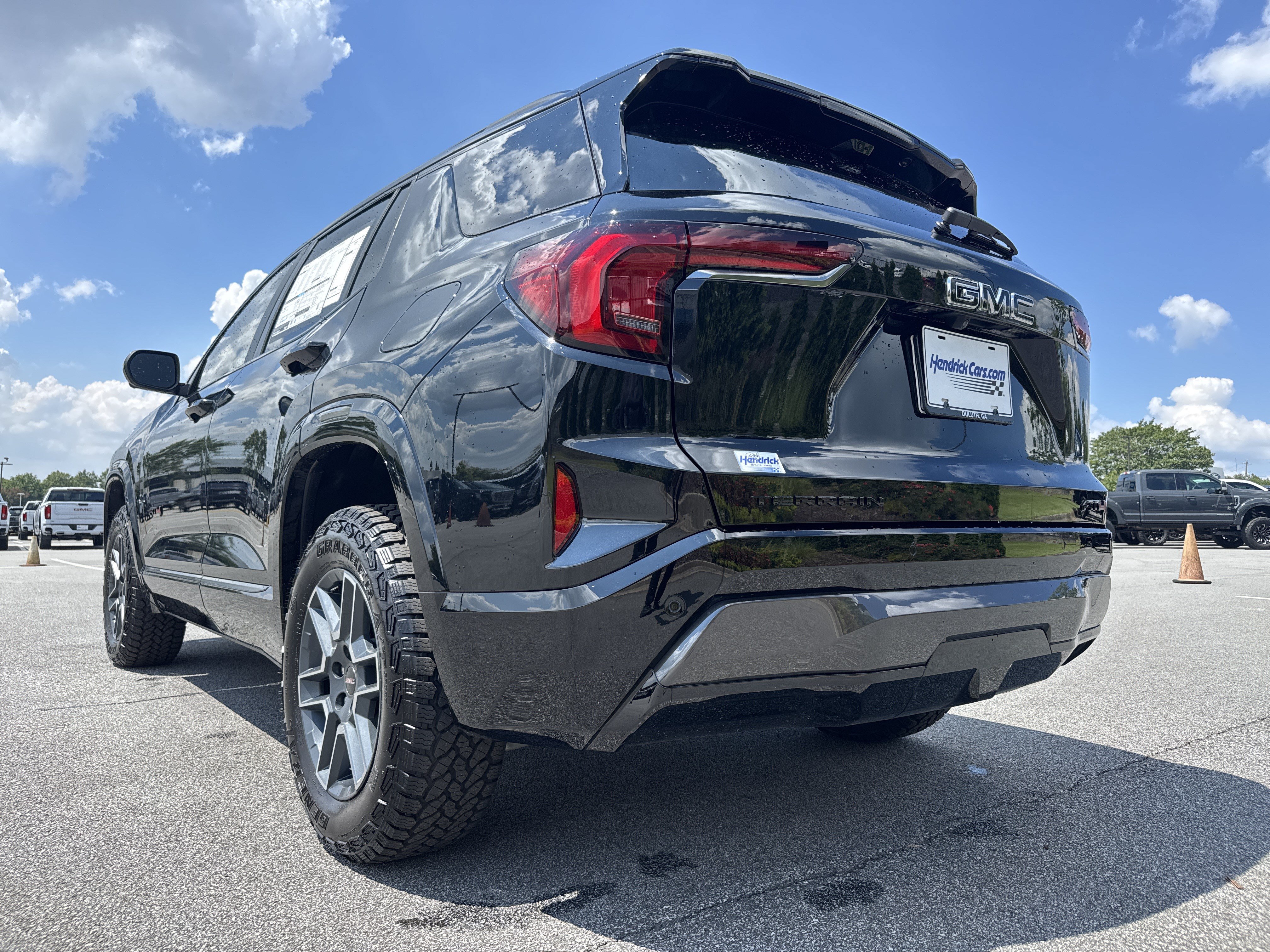 New 2026 GMC Terrain AT4 w/ Convenience Package III AWD/4WD image 8