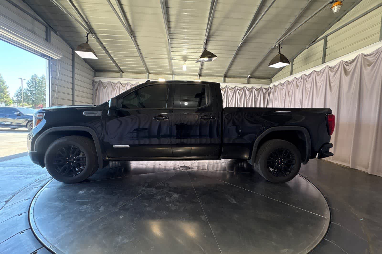 Used 2019 GMC Sierra 1500 Elevation w/ Elevation Value Package RWD image 6