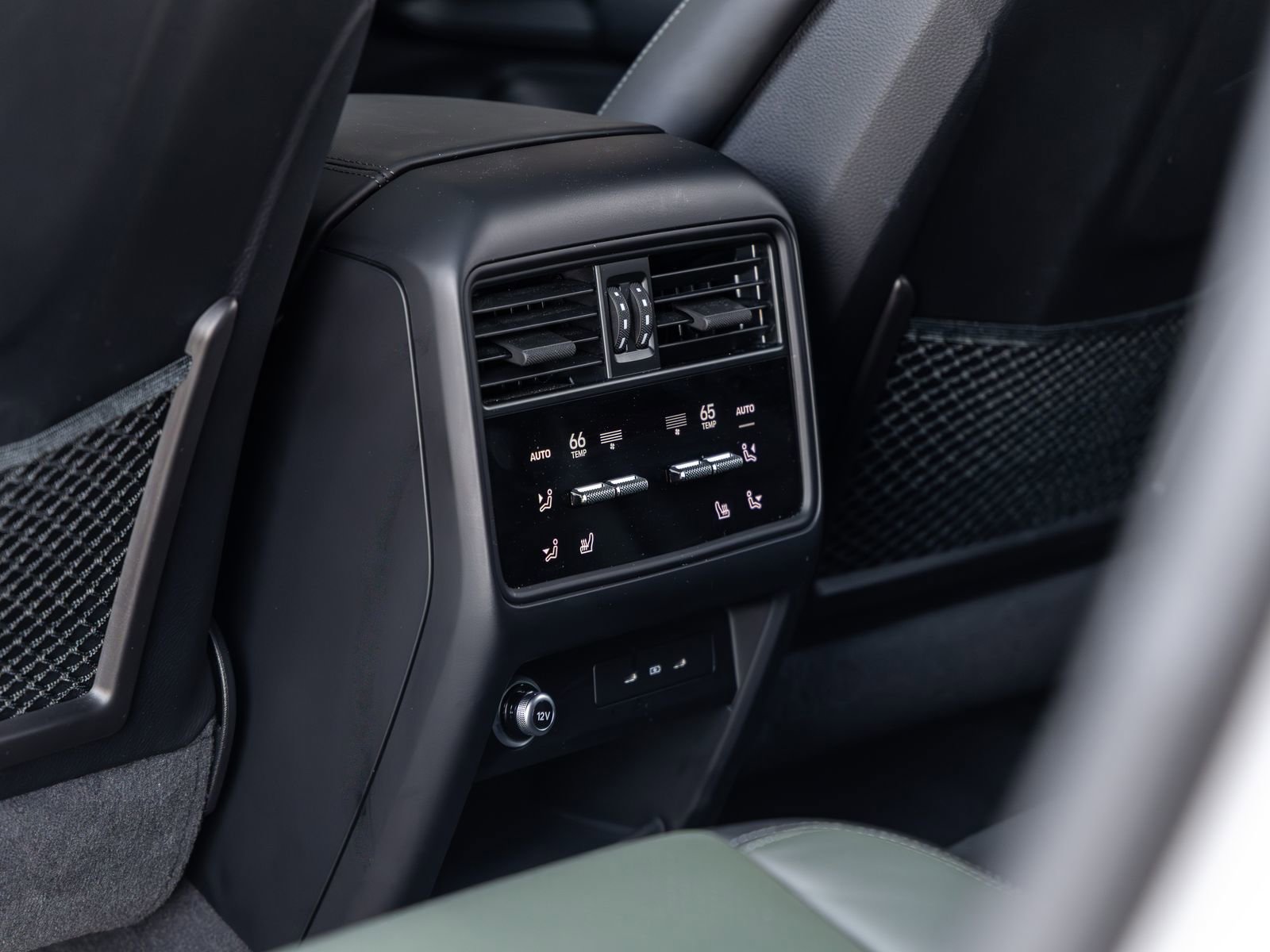 Certified 2024 Porsche Cayenne S w/ Premium Package Plus (PP1) image 39