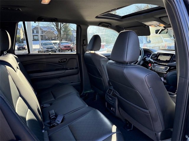 Used 2023 Honda Passport Elite image 11