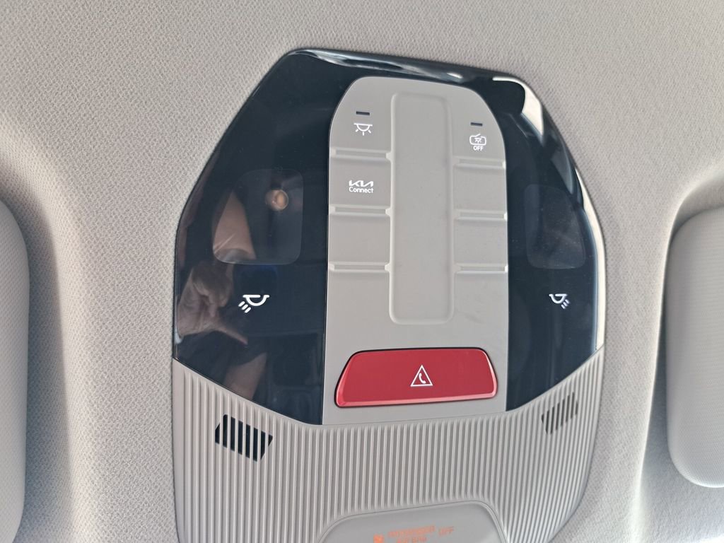 Used 2025 Kia K4 LXS image 17