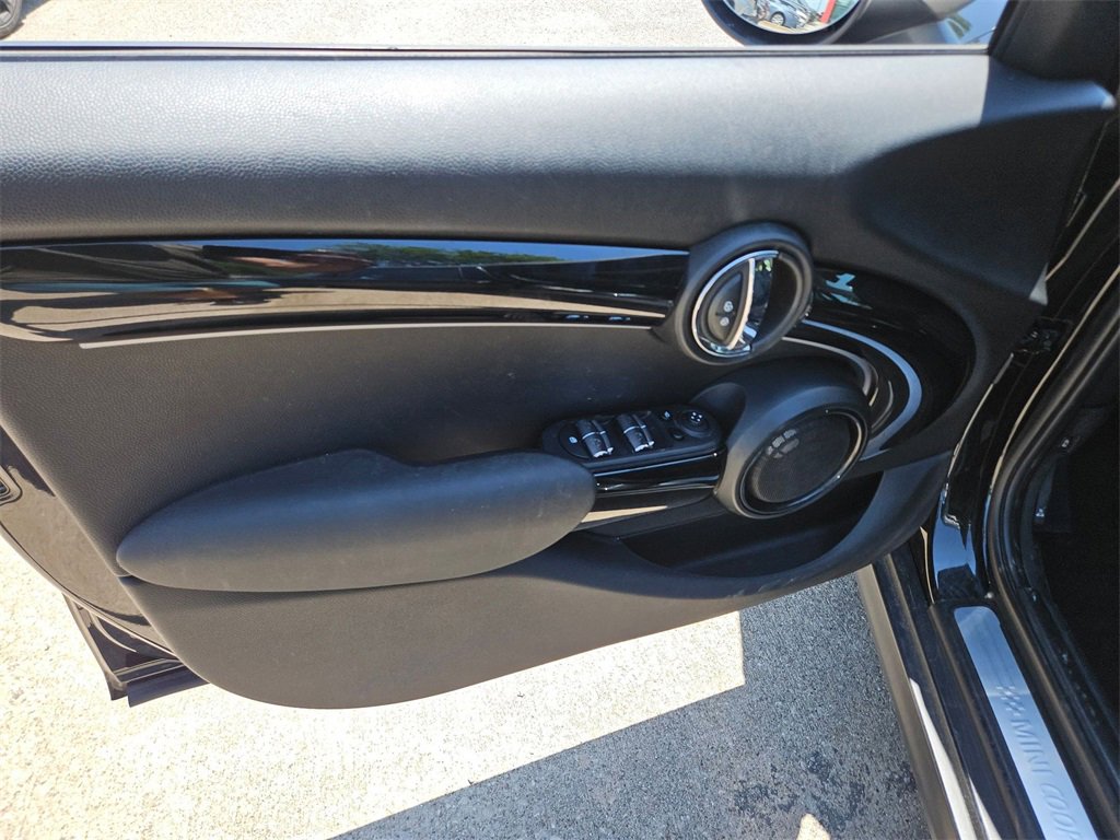 Used 2023 MINI Cooper S w/ Premium Package image 14