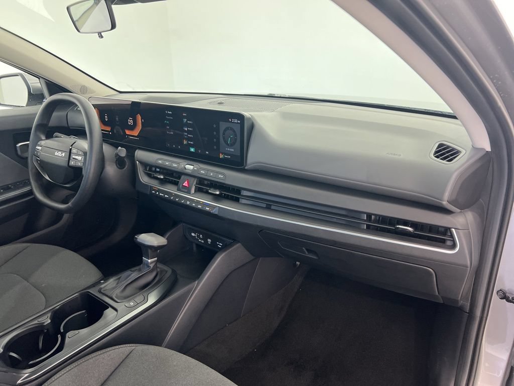 Used 2025 Kia K4 FWD image 24