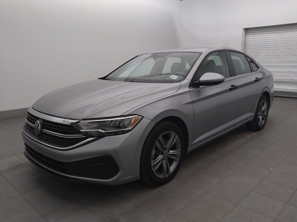 Used 2024 Volkswagen Jetta SE FWD image 2