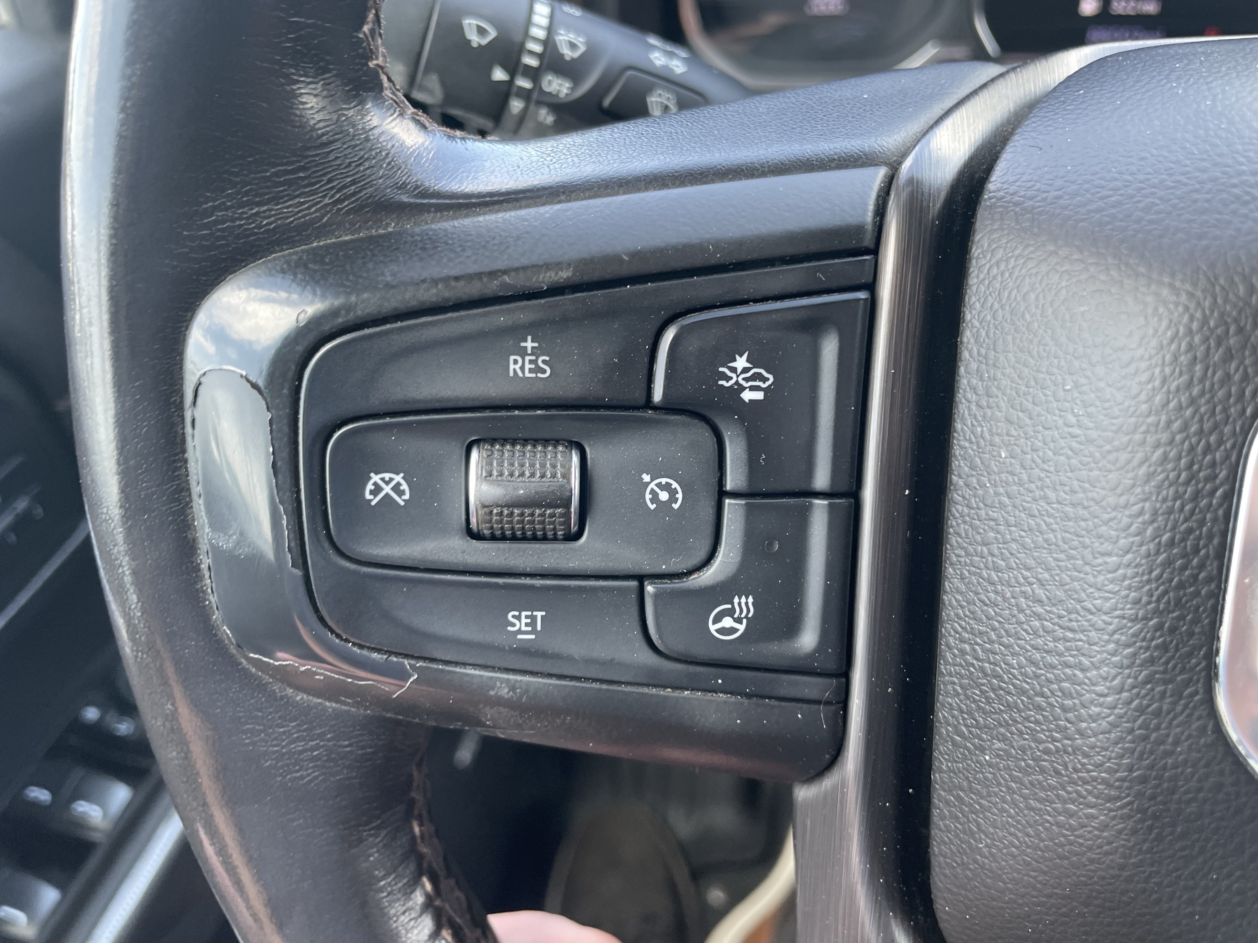 Used 2021 GMC Sierra 2500 AT4 w/ AT4 Preferred Package AWD/4WD image 16