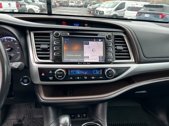 Used 2019 Toyota Highlander XLE image 18