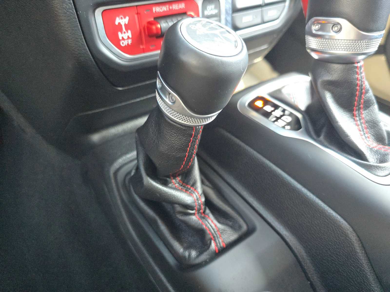 Used 2020 Jeep Gladiator Rubicon AWD/4WD image 32