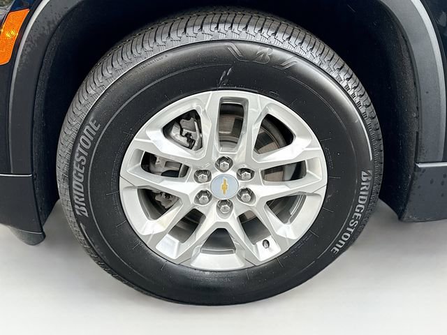 Used 2023 Chevrolet Traverse LS image 31