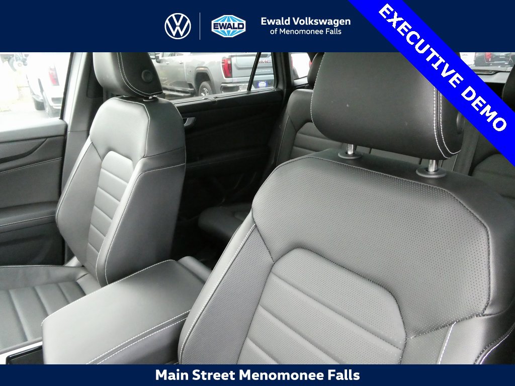 New 2025 Volkswagen Atlas Cross Sport SEL R-Line image 34