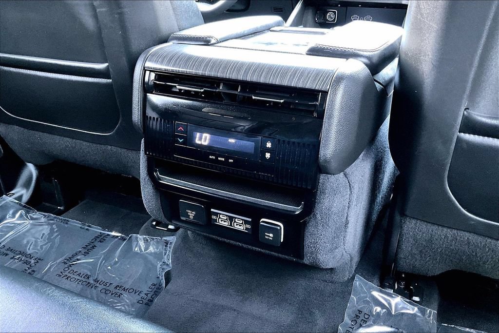 Used 2023 Jeep Wagoneer L Series II RWD image 20