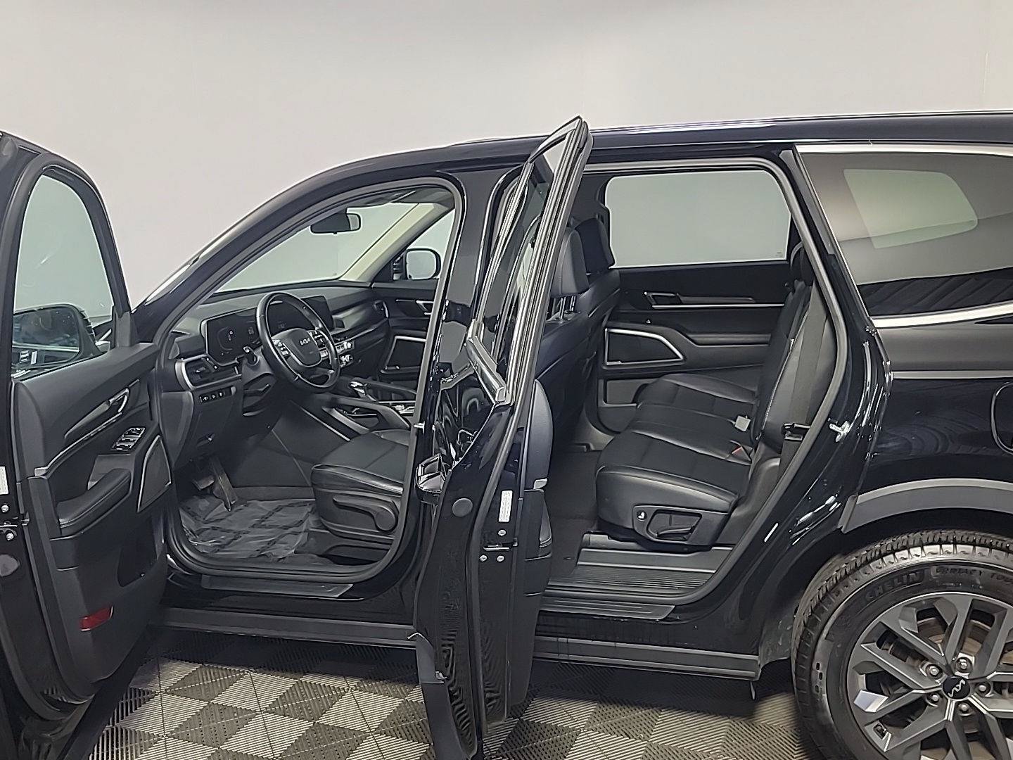 Certified 2023 Kia Telluride LX AWD/4WD image 16