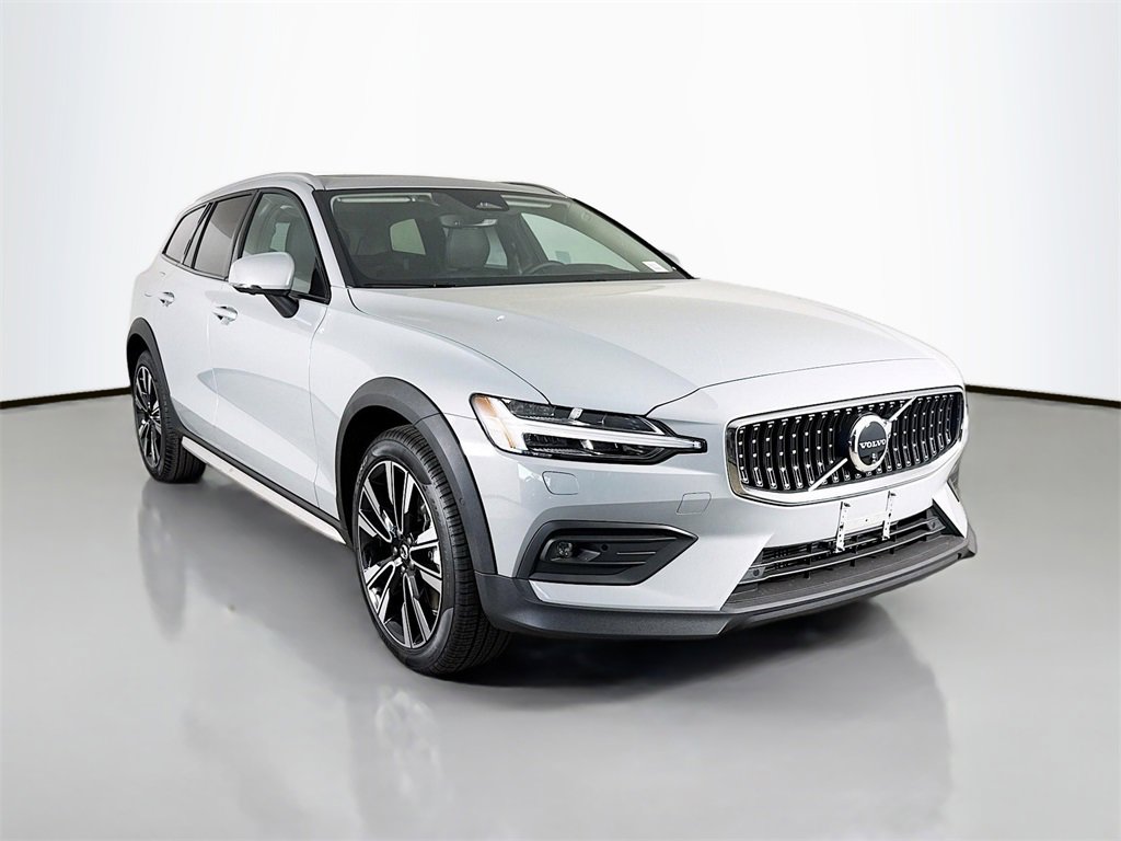 New 2026 Volvo V60 B5 Cross Country Ultra w/ Climate Package