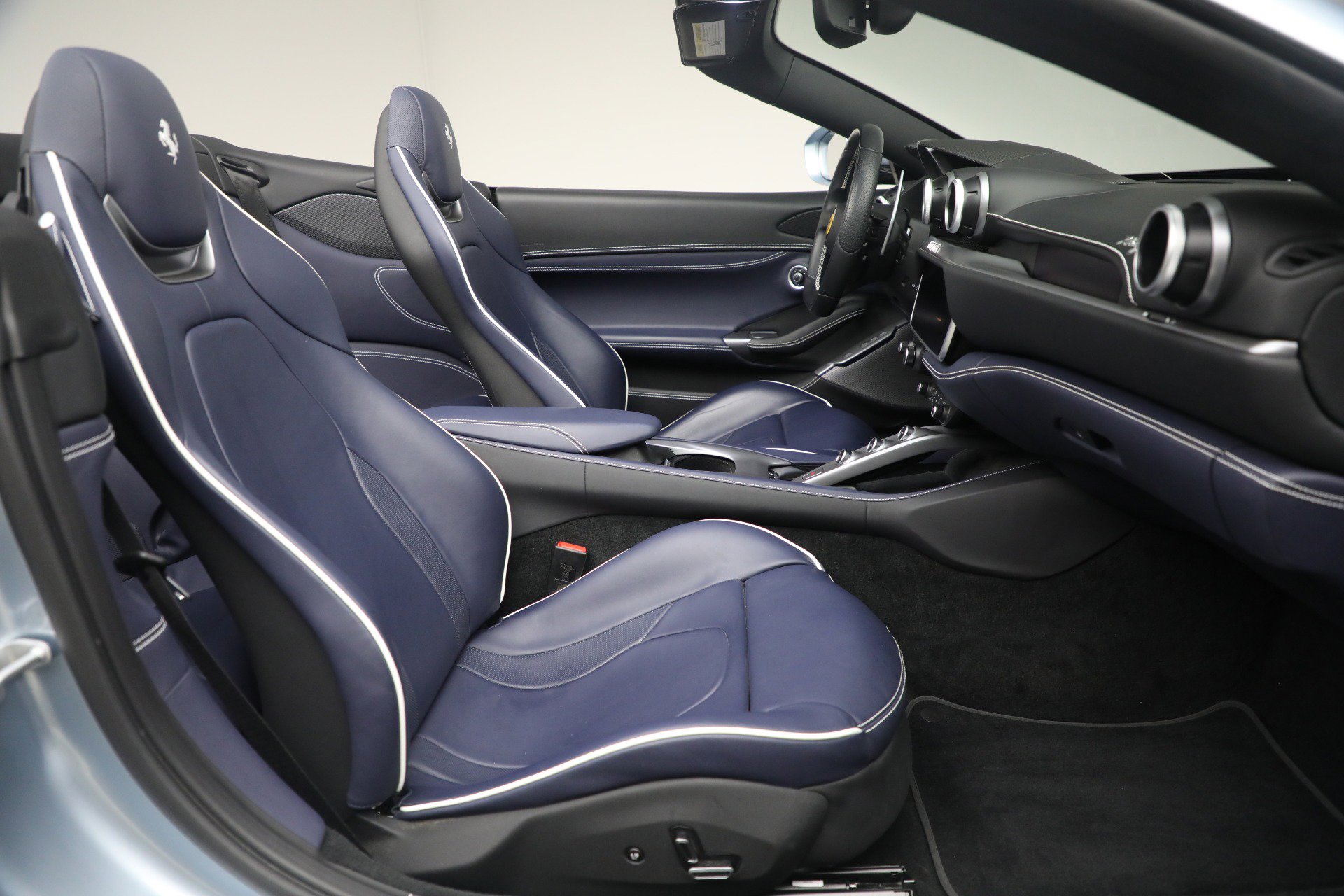 Certified 2023 Ferrari Portofino M image 16