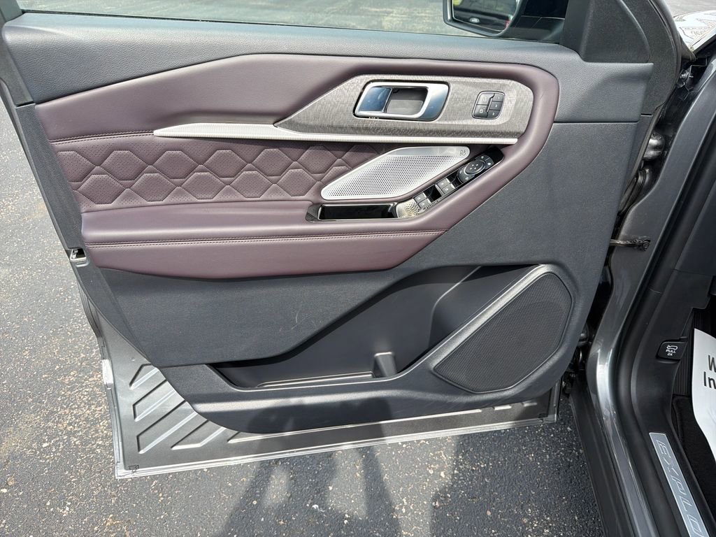 Used 2026 Ford Explorer Platinum w/ LUX Leather Package AWD/4WD image 10
