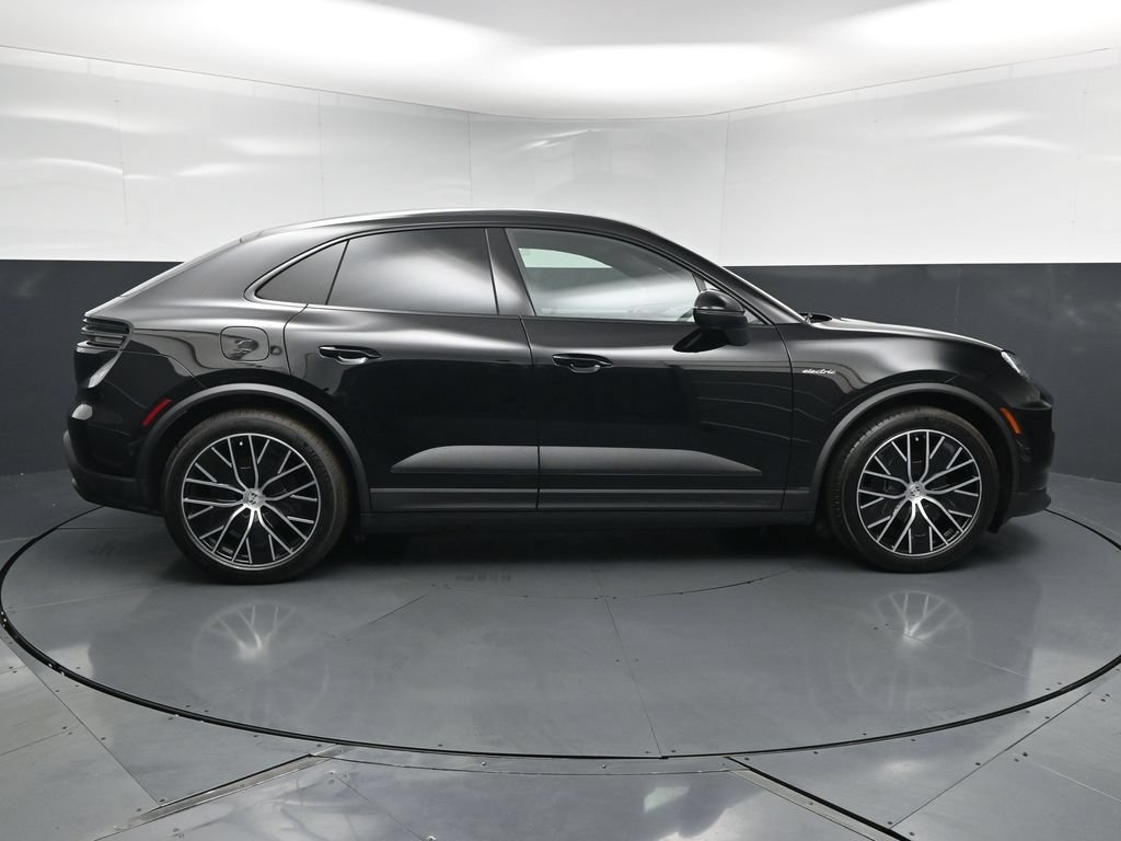 New 2026 Porsche Macan 4 Electric AWD/4WD image 12