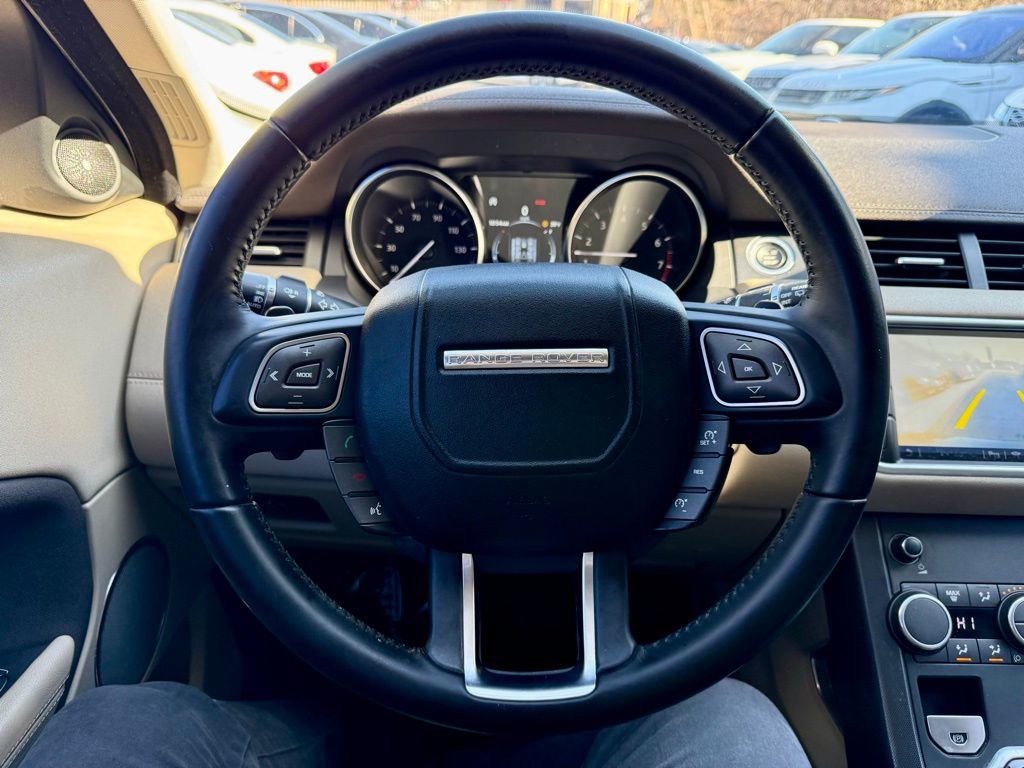 Used 2018 Land Rover Range Rover Evoque SE Premium image 22