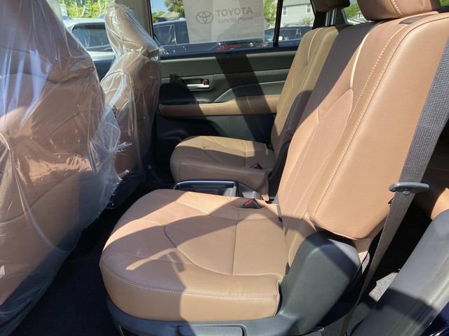 New 2026 Toyota Grand Highlander AWD image 6