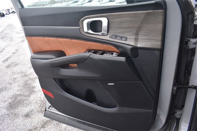 Certified 2022 Kia Sorento SX Prestige w/ Rust Color Package image 39