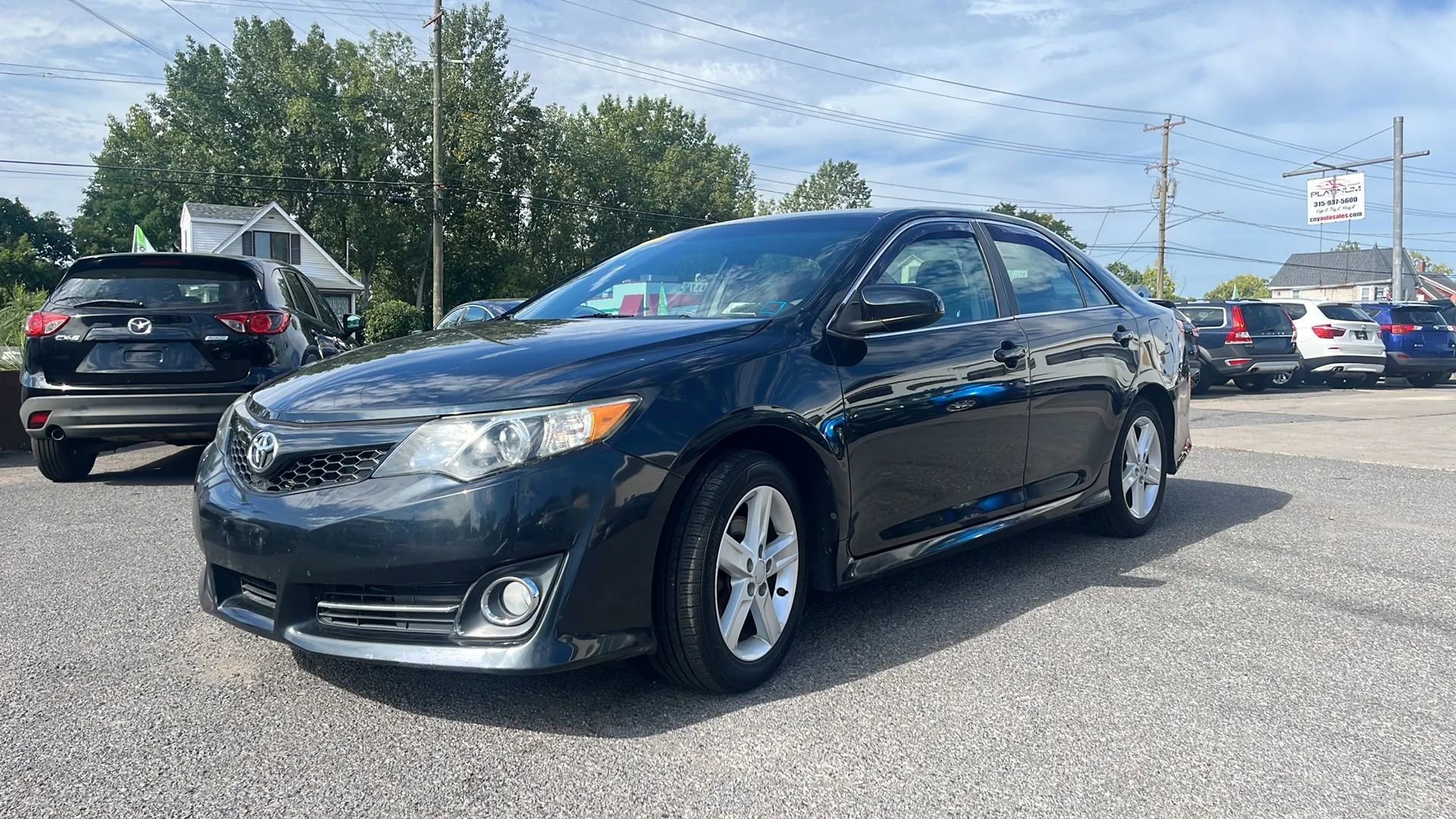 Used 2012 Toyota Camry L image 3