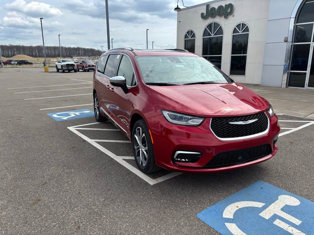 New 2026 Chrysler Pacifica Pinnacle AWD/4WD image 3