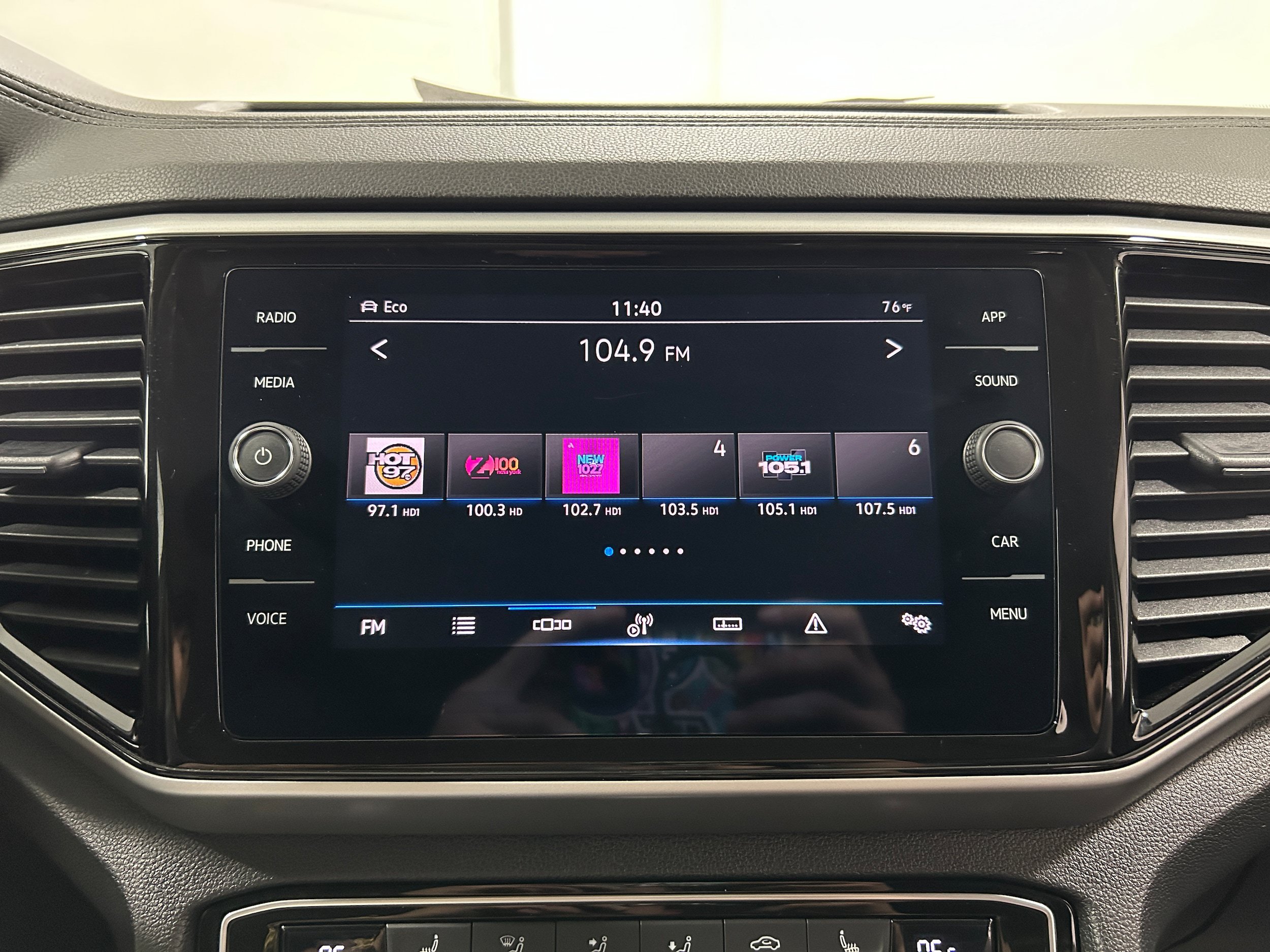 Used 2023 Volkswagen Atlas SE AWD/4WD image 5