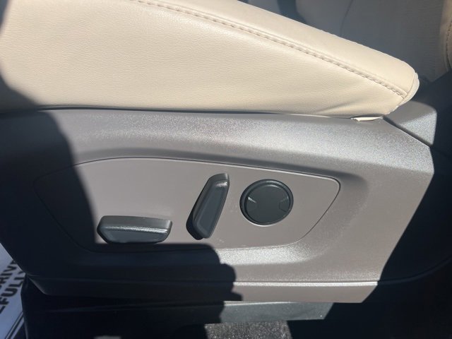 Used 2023 Ford Explorer Platinum w/ Technology Package image 25