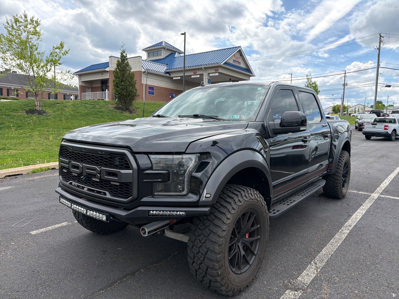 Used 2019 Ford F150 Raptor w/ Equipment Group 802A Luxury AWD/4WD image 3