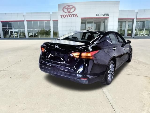 Used 2025 Nissan Altima 2.5 SV FWD image 18